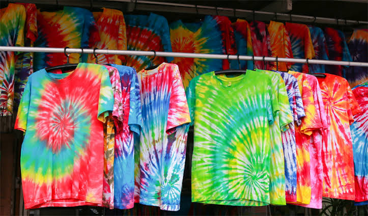 How To Tie-Dye Your T-shirts at Home!